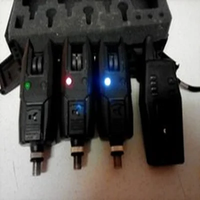 SET OF 3 KORUM ALARMS AND RECEIVER IN CASE