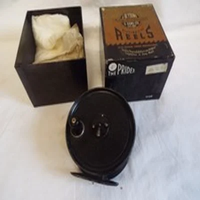 Vintage boxed J.W. Young "The Pridex" 4" reel.