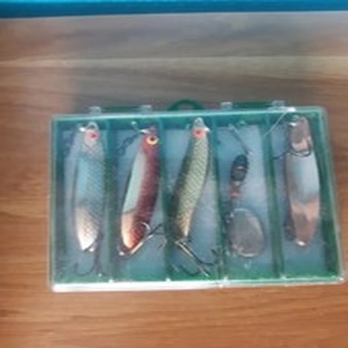 5 x mixed fishing lures 