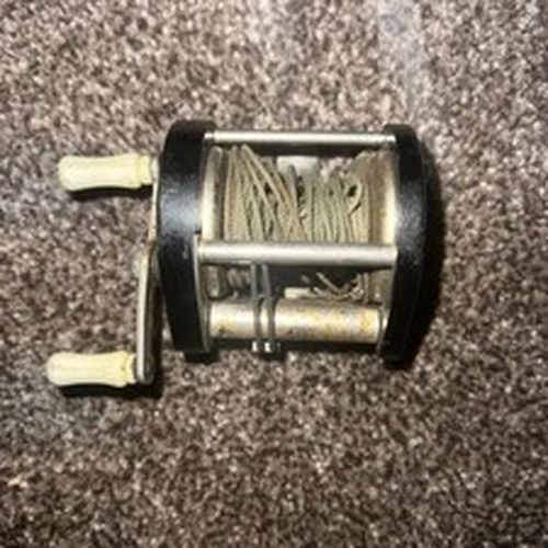 Vintage Baitcaster Fishing Reel, Works! Made in Japan