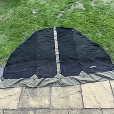 Trakker Tempest Advanced 100 Magnetic Insect Mesh Panel. SLIGHTLY DAMAGED!!