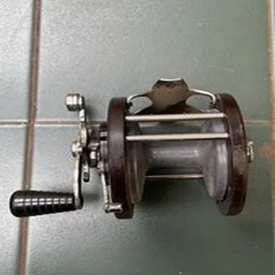 Vintage Sea Fishing Reel Penn USA No 85 Bakerlite Reel Runs Well