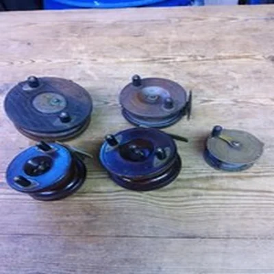 JOBLOT OF VINTAGE WOOD & BRASS FISHING REELS, 2 STAMPED MADE IN ENGLAND 