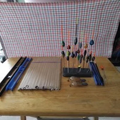 FISHING POLE FLOATS,BANDED RIGS, ELASTIC JOB LOT.