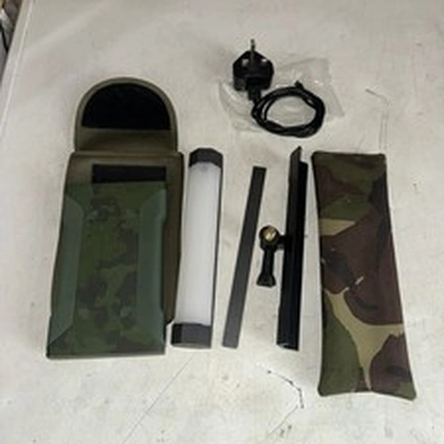 Vault C-Smart Wireless 26950mAh RRP £109.99 And Bivvy Light With Bankstick Mount