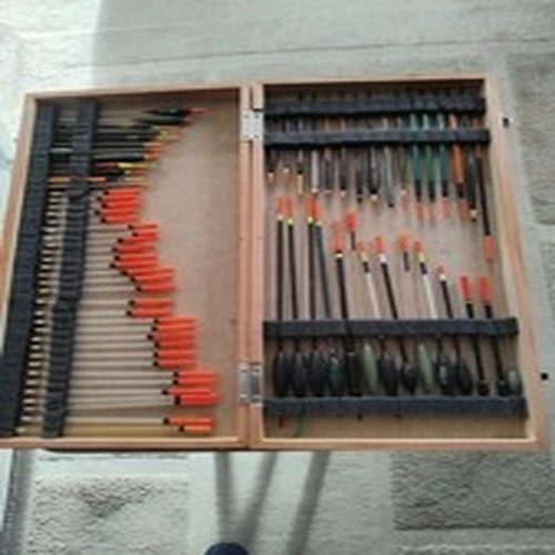 FISHING FLOAT BOX  INCLUDING 71 VINTAGE PLUS OTHER FLOATS JOB LOT.DOWN IN PRICE