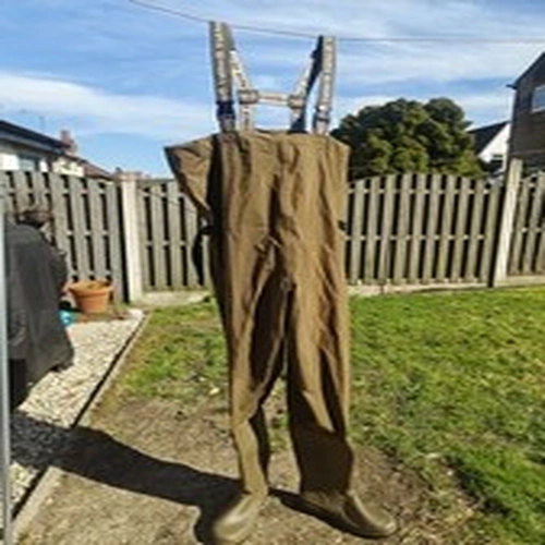 Trakker Xl Waders Size 12 With Bag