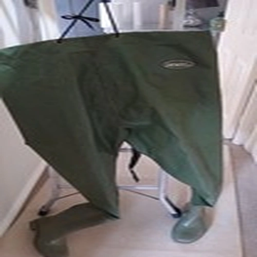 Snowbee Chest Waders Green Adjustable Braces Cleated Sole Size 9 - #1008