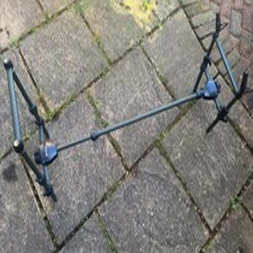 Nash H-Gun rod pod for two rods with carrying bag and extras