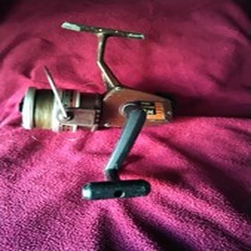 RYOBI CATCHER 2M VINTAGE SPINNING CLEAR RATIO 3.4 : 1 FISHING REEL 