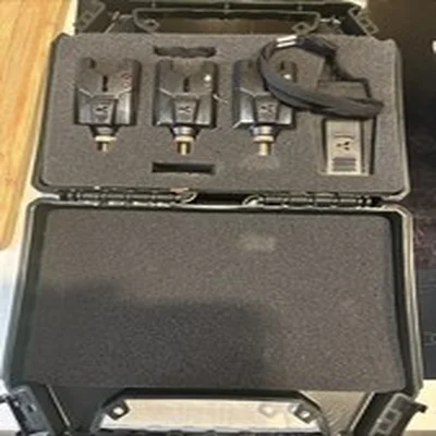 Korum Kri 3 Bite Alarm Set Black With Receiver