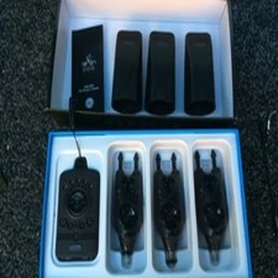 Nash R4 3-Rod Bite Alarm Set with Receiver - Black (T2983)