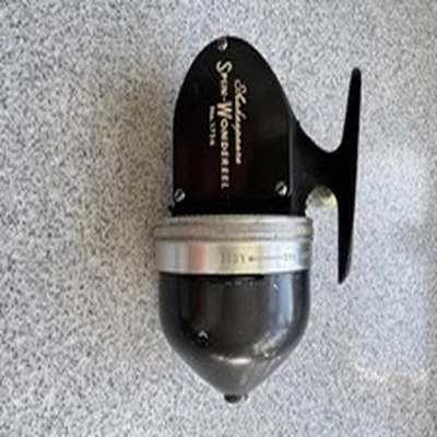 shakespear closed face fishing reel 1756 with case. Nostalgic working condition