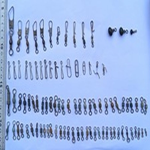 Angling bits & pieces (100 - used): swivels, clips, slider booms etc