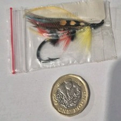 A VINTAGE SALMON FLY COLLECTORS 3/0 PIECE