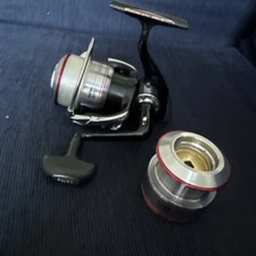 DAIWA TOURNAMENT AIRITY 3012 + 2 spare spools Fishing Reel Lovely match  Reel 