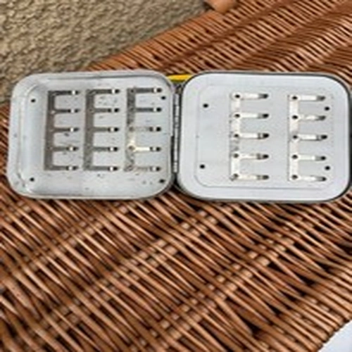 Wheatley Fly Cast and Fly Tin (Vintage)
