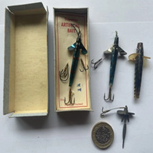 x 2 Vintage Quill Minnow + other + Minnow Mount Salmon Fishing Spinning Lure