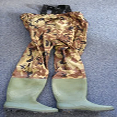 Camouflage Chest Waders green boots - size UK10 adjustable straps, belt loops