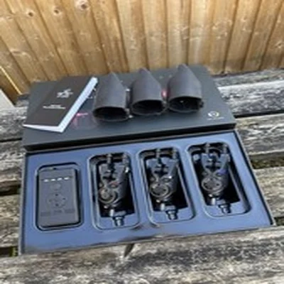 Nash Siren R2 Bite Alarms and Receiver - 3 rod set