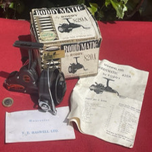 Vintage Boxed Roddy 820-A Helical Gear Ball Bearing Spinning Fishing Reel