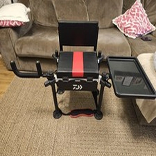 Daiwa D Vec Fishing Seat Box. Great Condition, Minimal Use.