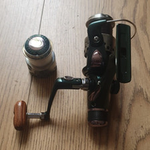 DAM Spinning Reel Right Hand Retrieve Green/Silver w/ Spare Spool
