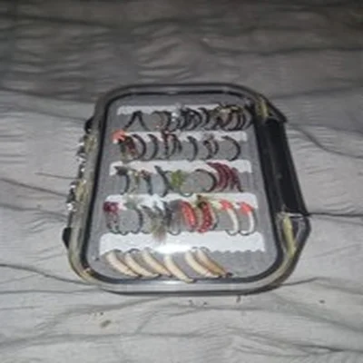 Small Fly Flie Lure Box With Over 90 Flies Mainly Buzzers Wets Nymphs