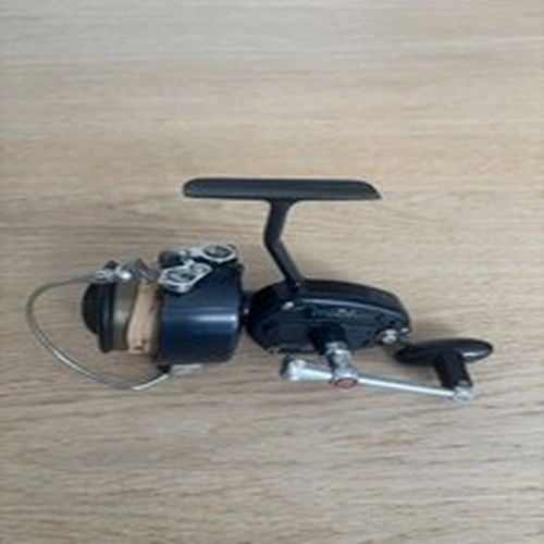 A VERY GOOD VINTAGE BLUE GARCIA MITCHELL MATCH FISHING REEL