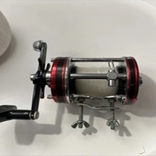 Abu Garcia Ambassadeur 7000 Reel - Red