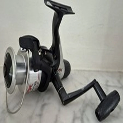 Shimano FX 4000RB Spinning Reel. Used, but clean and fully working.