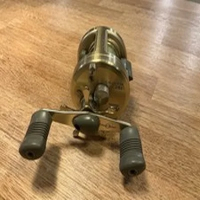 Shimano Calcutta 251 L/H Wide Lure Baitcasting Reel Pike Bass Perch