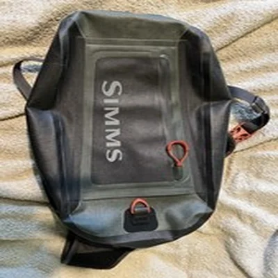 Simms Dry Creek Z Sling Bag. Hardly Used, Good Condition 