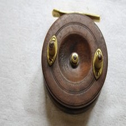 97. 3 1/2" Unnamed Wood and Brass Nottingham Starback Centrepin Reel