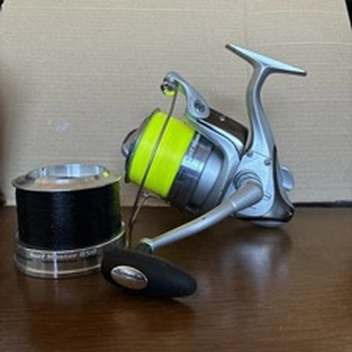 Penn Surfmaster 850 Fixed spool Long Range Beachcasting Reel plus spare spool