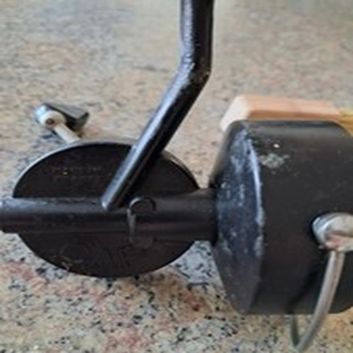 USED FISHING REEL C.A.P