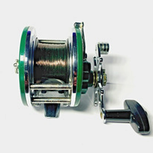 VINTAGE WINFIELD BASS FISHER MULTIPLIER REEL  USED IN VERY GOOD CONDITION