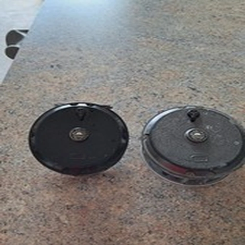2 FISHING REEL SHAKESPEARE BEAULITE