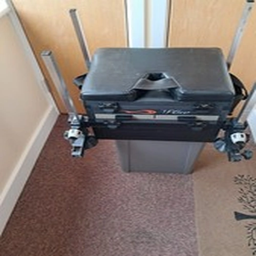 USED FISHING SEAT BOX AND TACKLE