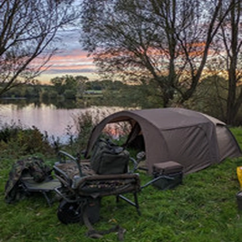 Trakker Tempest Brolly 100 / V2 Social Cap - Very Good Condition - Carp Fishing