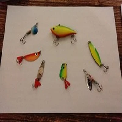 7 Various Fishing Lures Vintage Job Lot  2B