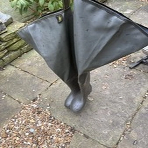 FISHING WADERS SIZE 9 HIP/THIGH