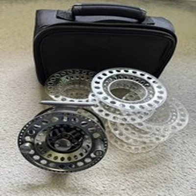 Airflo Switch Pro Fly Reel (Silver) + 5 Spare Spools and Carrying Case