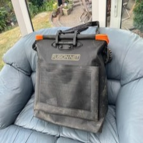Guru 'FUSION' EVA Net Bag - 60 x 22 x 55cm - External Pocket - VGC (bit mucky)