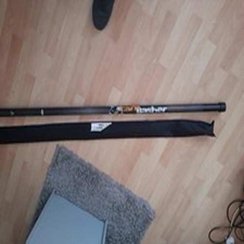 NGT Carp Basher 100 Black Carp Fishing Rod with Rod Sleeve Unisex Adults