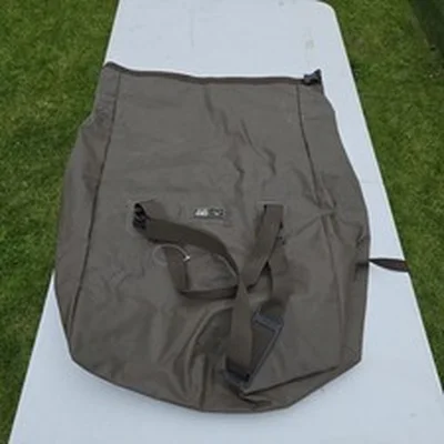 CARP FISHING TACKLE - AVID STORM SHIELD ROLL DOWN INSULATED. WATERPROOF BAIT BAG