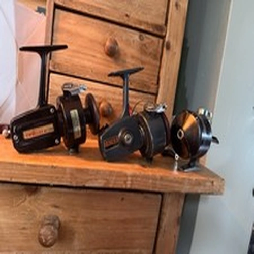 Bundle Of Vintage Diawa Fishing Reels