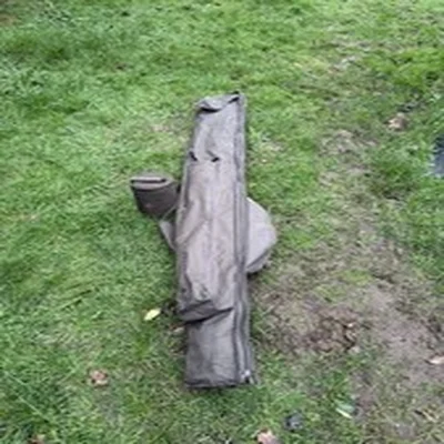 2 x Nash Luggage Items 1x KNX Rod Bag and 1x Circle Zip Bag  Used