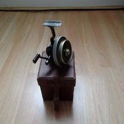 The Helical casting reel , with box