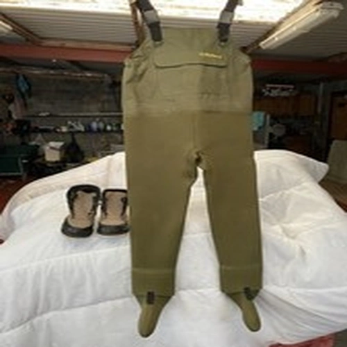 Wychwood Chest Waders Size Large + Vision Boots Size 10  good condition 